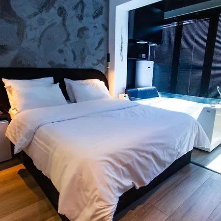 The Bubbles - Jacuzzi Szálloda