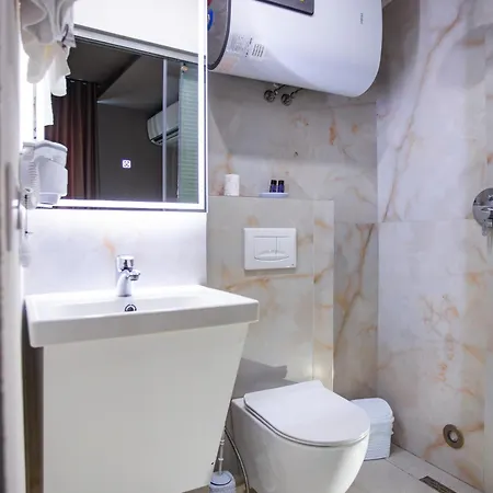 Szálloda The Bubbles - Jacuzzi Tirana