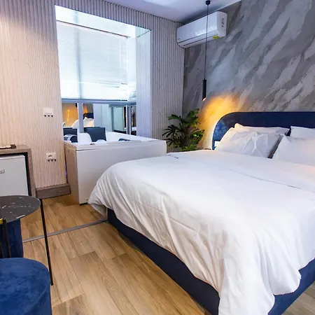 The Bubbles - Jacuzzi Hotell *