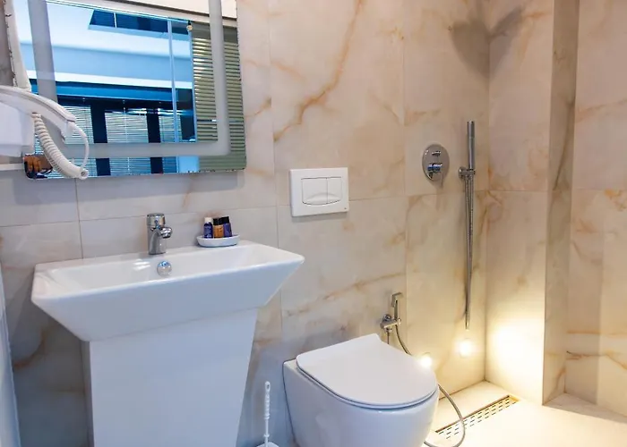 The Bubbles - Jacuzzi * Tirana