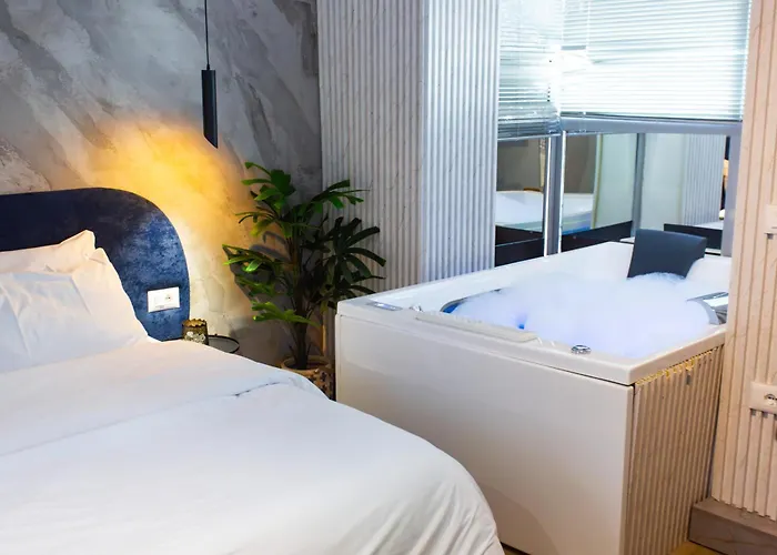 Hotel The Bubbles - Jacuzzi Tirana