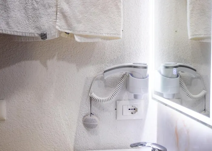 The Bubbles - Jacuzzi * Tirana