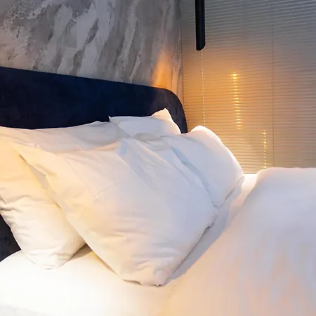 The Bubbles - Jacuzzi * 地拉那