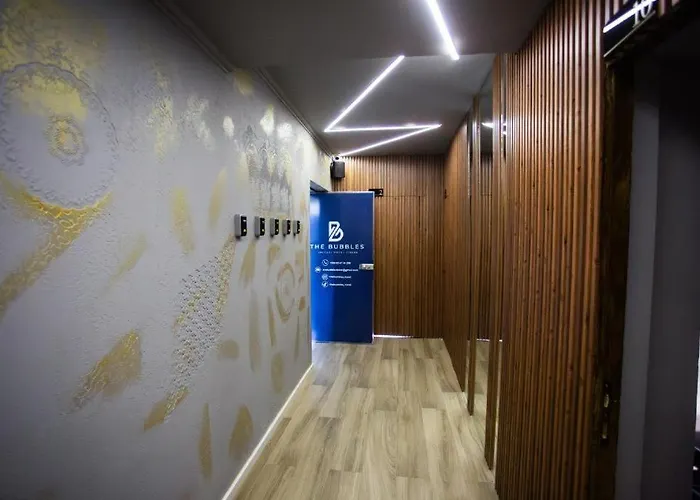 The Bubbles - Jacuzzi Hotel Tirana