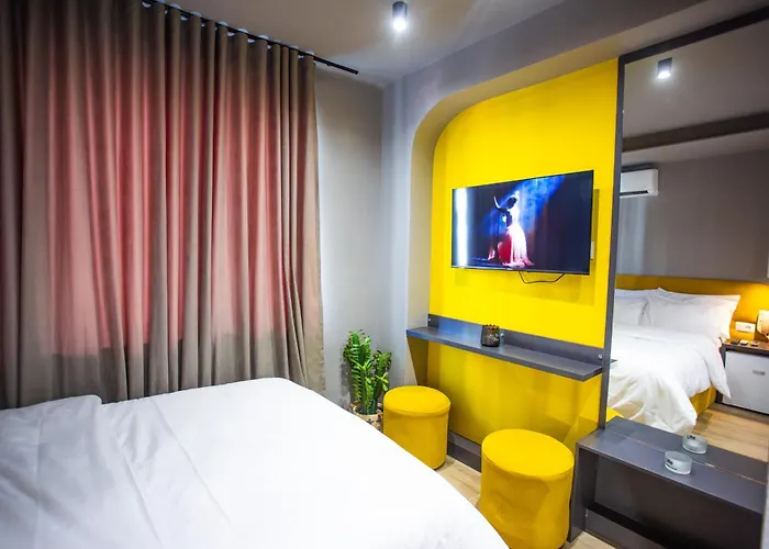 Hotel The Bubbles - Jacuzzi Tirana